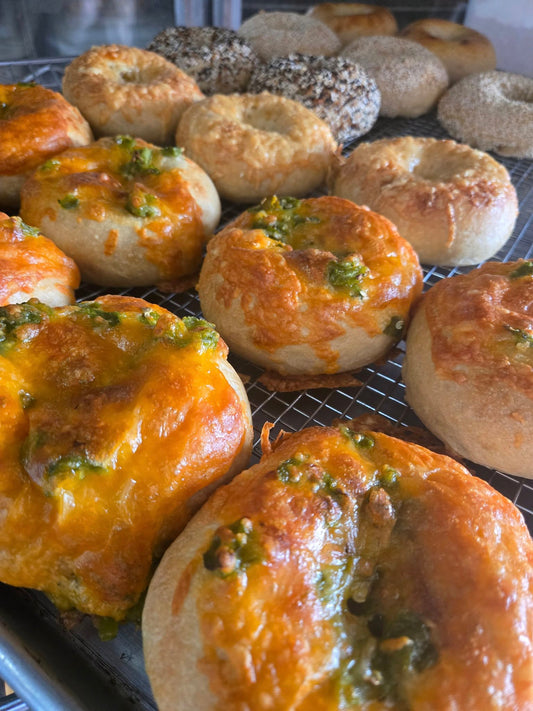 Jalapeño Cheddar Bagels